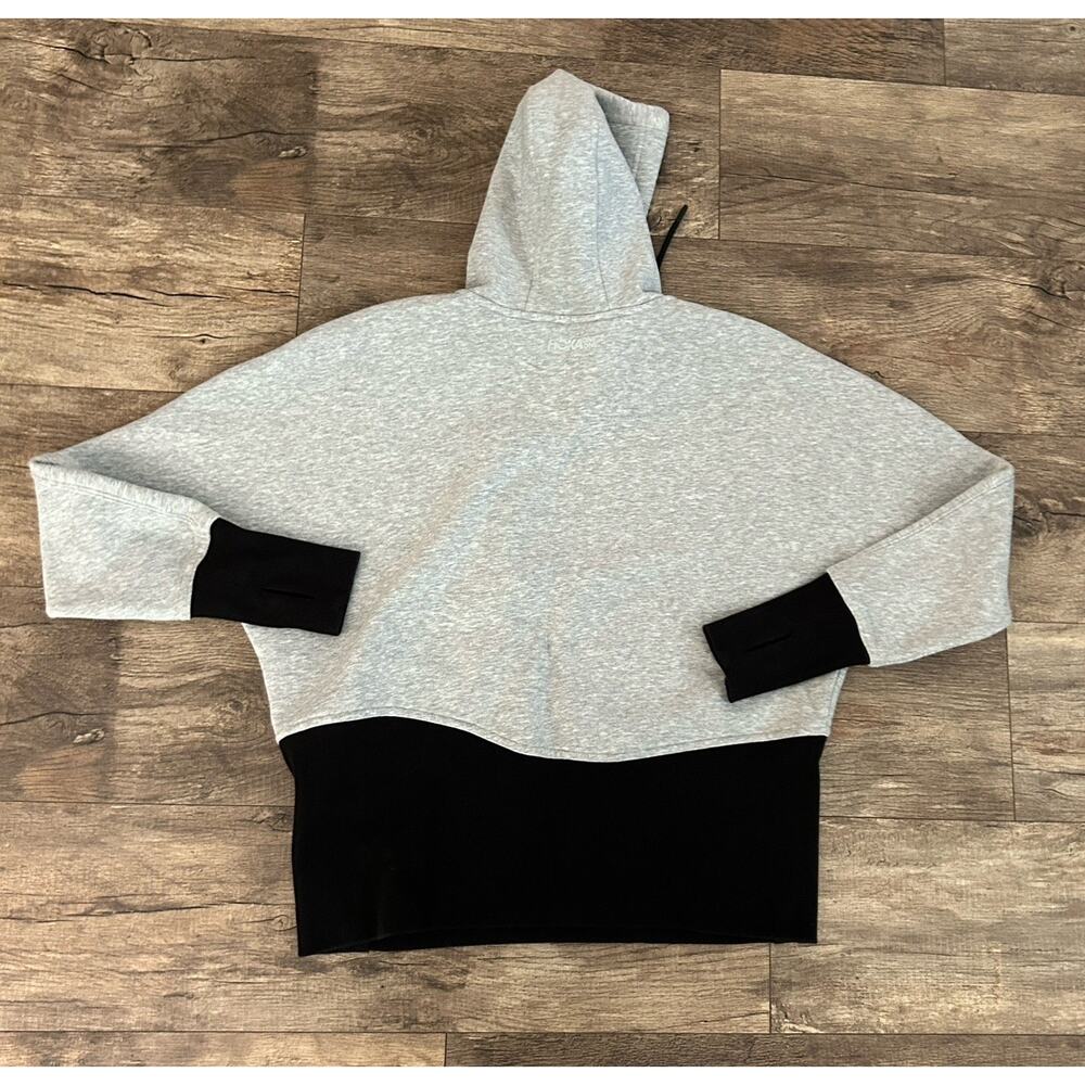 Hoka One One Women’s Large Gray Pullover Brushed French Terry Scuba Hoodie - Picture 5 of 9